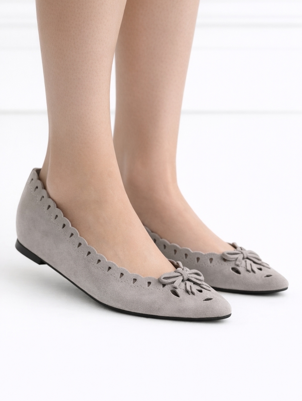 Joan & David Pearl Gray Scalloped Suede Ballet Flats Bow Pointed Toe Women’s 8.5